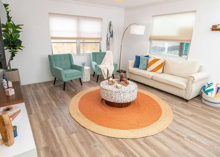 Coastal • Access • Sleeps 14 *