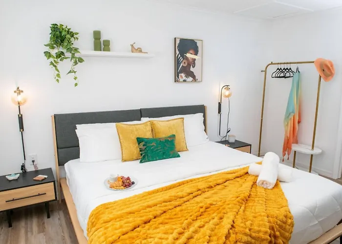 Coastal • Access • Sleeps 14 Clearwater Beach