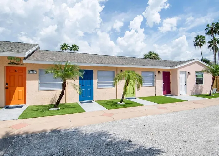Coastal • Access • Sleeps 14 Holiday home Clearwater Beach