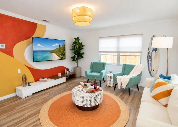 Coastal • Access • Sleeps 14 Holiday home Clearwater Beach