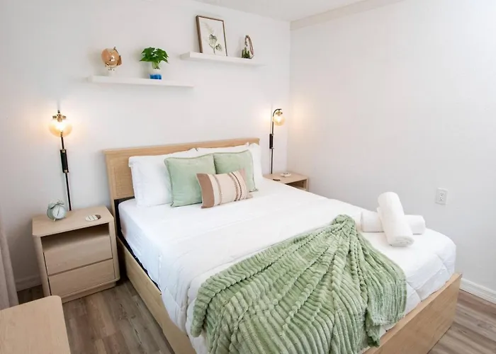 Coastal • Access • Sleeps 14
