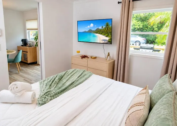 Coastal • Access • Sleeps 14 Holiday home *