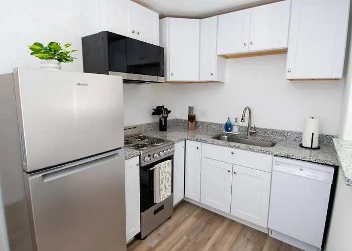 Coastal • Access • Sleeps 14 Holiday home *