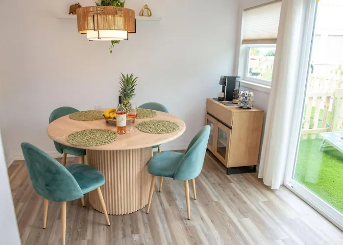 Holiday home Coastal • Access • Sleeps 14