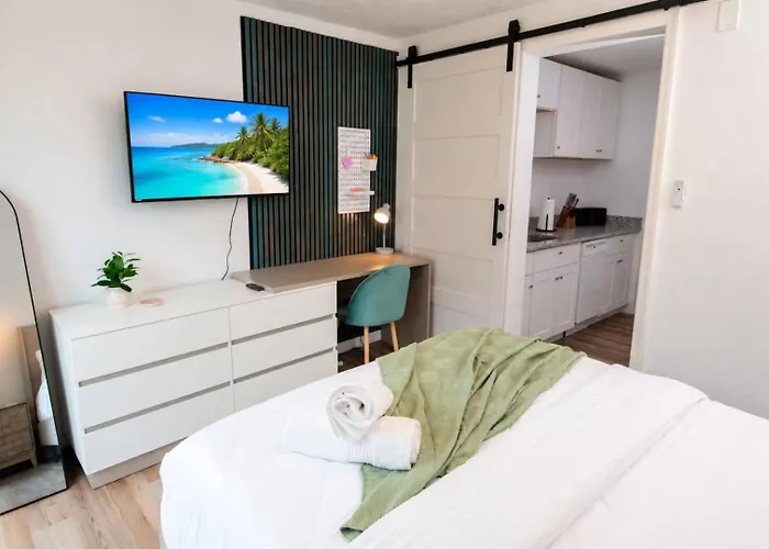 Coastal • Access • Sleeps 14