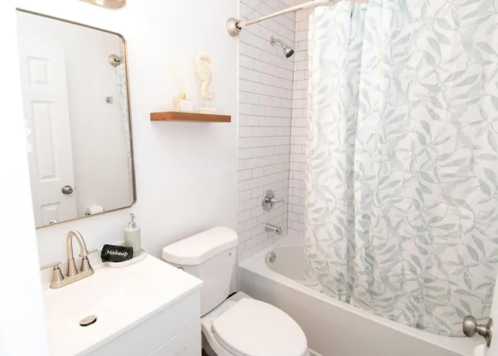 Coastal • Access • Sleeps 14 Holiday home Clearwater Beach