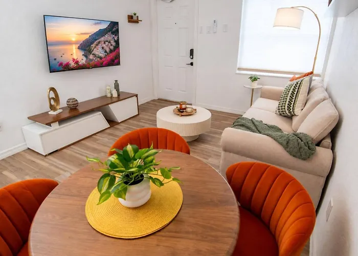 Coastal • Access • Sleeps 14 Holiday home
