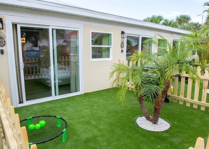 Coastal • Access • Sleeps 14 *