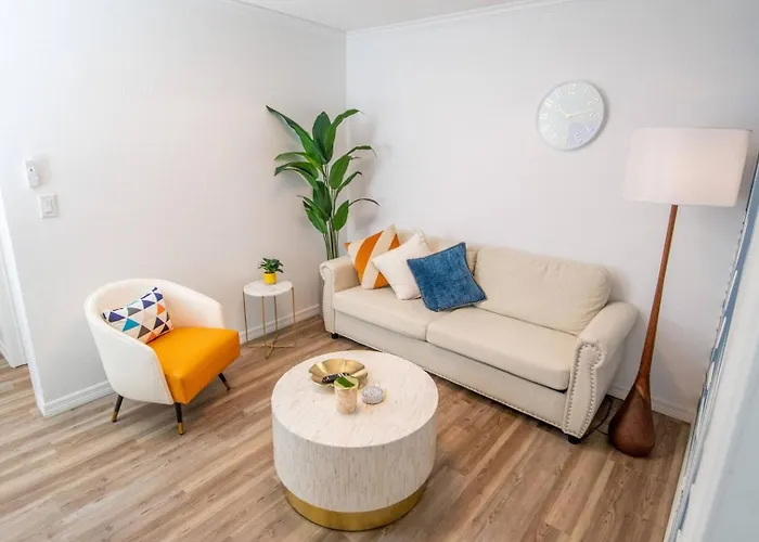 Holiday home Coastal • Access • Sleeps 14 *