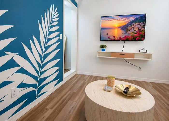 Coastal • Access • Sleeps 14