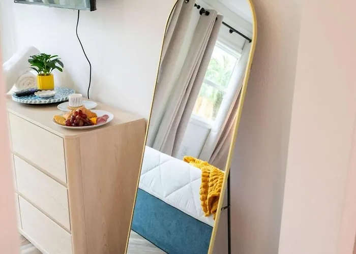 Coastal • Access • Sleeps 14 Holiday home Clearwater Beach