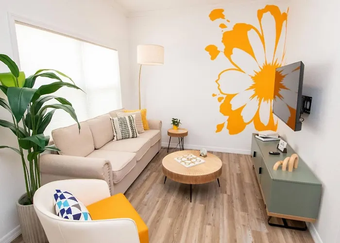 Coastal • Access • Sleeps 14 Holiday home