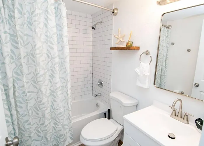 Coastal • Access • Sleeps 14 Holiday home Clearwater Beach