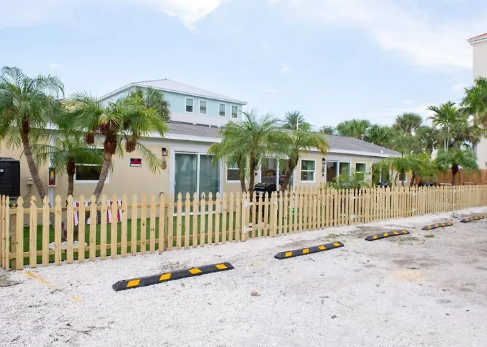Coastal • Access • Sleeps 14 Clearwater Beach